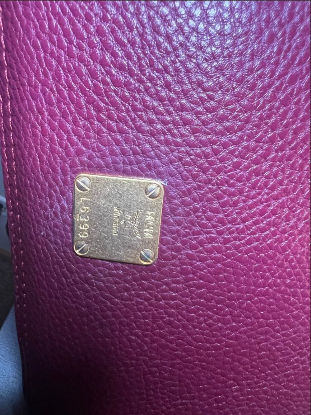 MCM München Burgundy Pebbled Leather Boston Satchel Crossbody Bag Gold Hardware - Picture 14 of 14